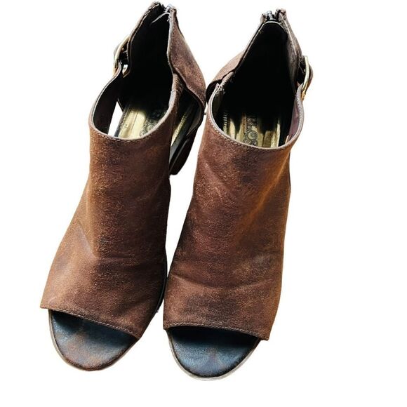 Carlos Santana Block Heel Peep Hole Brown Faux Suede Booties sz 8.5” - Picture 2 of 6